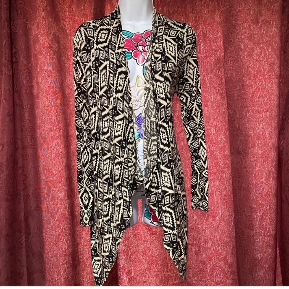 🎉BOGO 50% off 🎉 Charlotte Russe tribal open front Cardigan